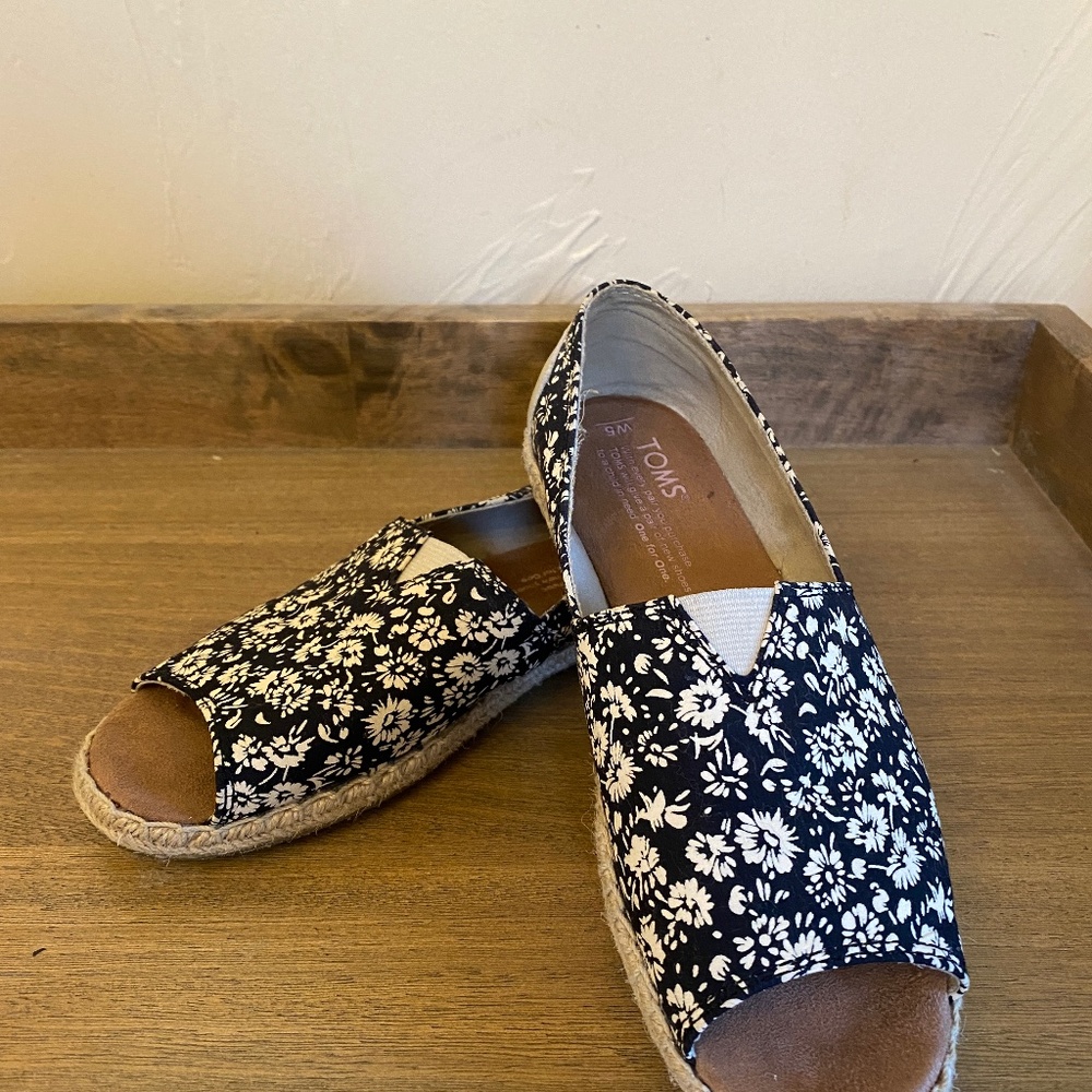 Toms. Open toe floral espadrilles.  Black/cream.  Size 5